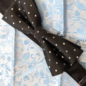 3/20. Bow Ties (nib)